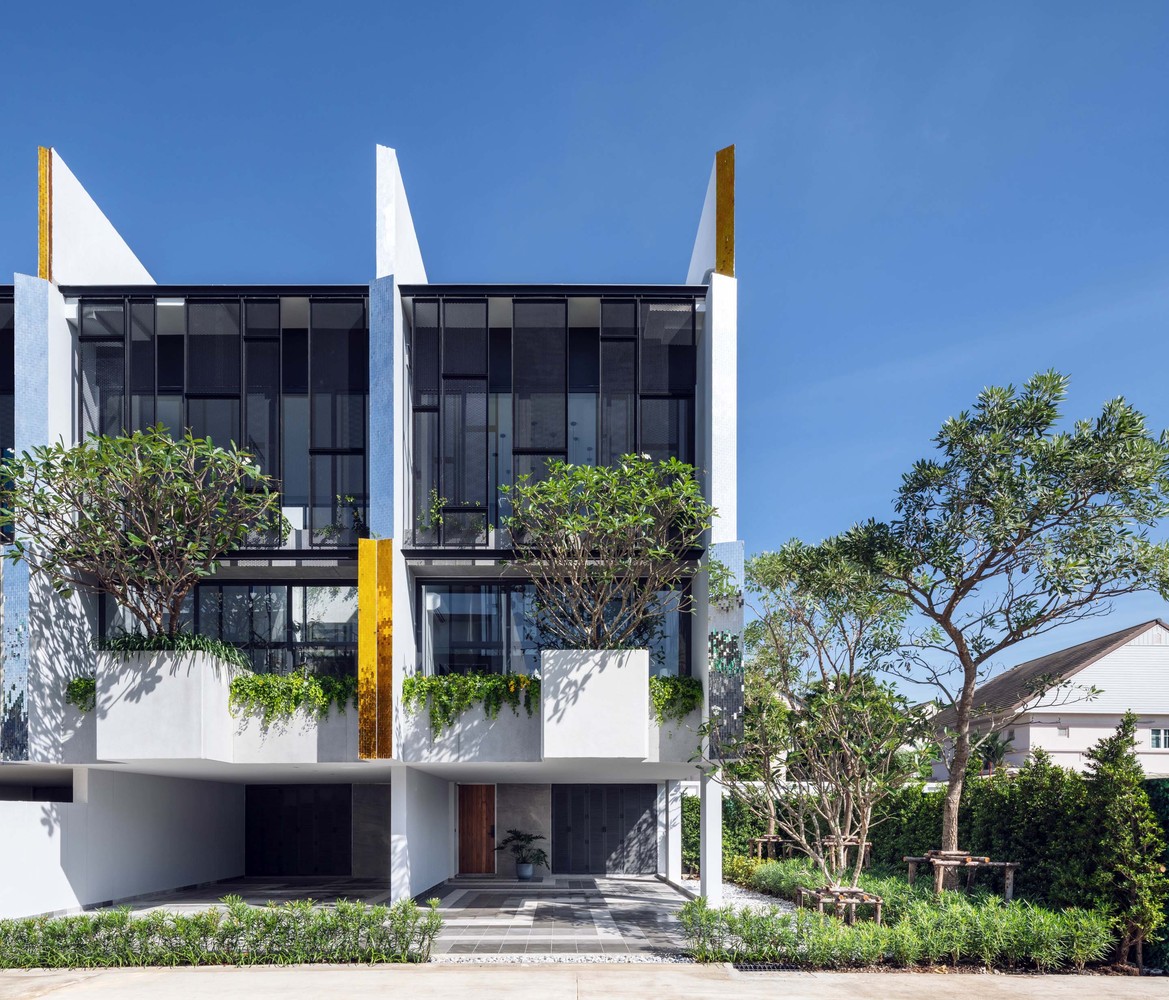 Courtyard Pattanakarn Residence / baan puripuri,LAT PHRAO, THAILAND
